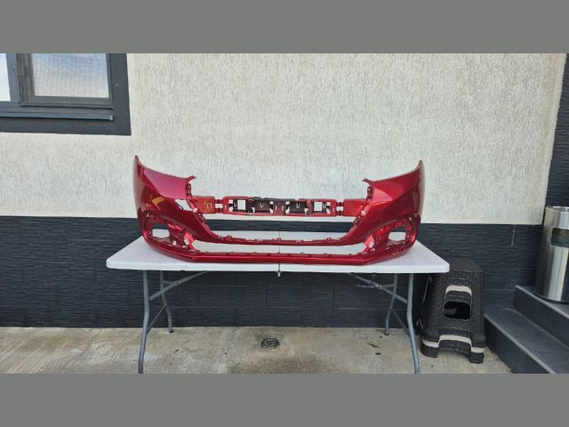 bontott PEUGEOT 208 Első Lökhárító (Részeivel)