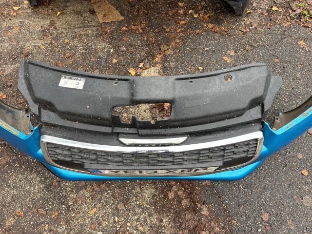 bontott PEUGEOT 208 Első Lökhárító (Részeivel)