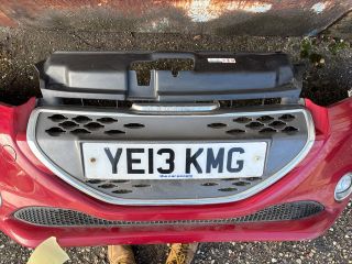 bontott PEUGEOT 208 Első Lökhárító (Részeivel)