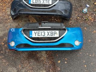 bontott PEUGEOT 208 Első Lökhárító (Részeivel)