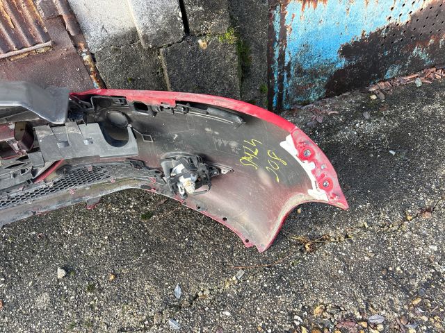 bontott PEUGEOT 208 Első Lökhárító (Részeivel)