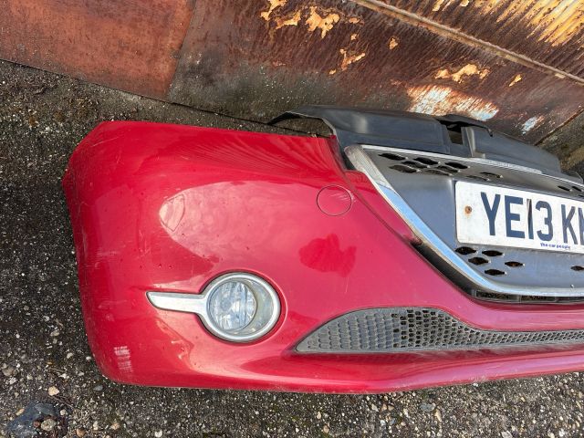 bontott PEUGEOT 208 Első Lökhárító (Részeivel)