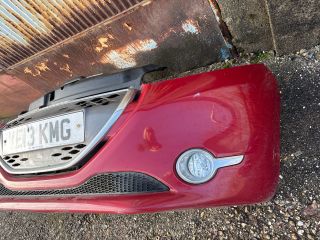 bontott PEUGEOT 208 Első Lökhárító (Részeivel)