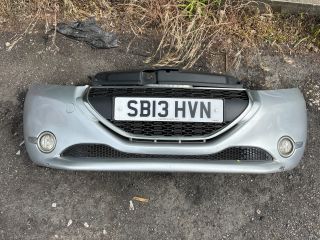 bontott PEUGEOT 208 Első Lökhárító (Részeivel)