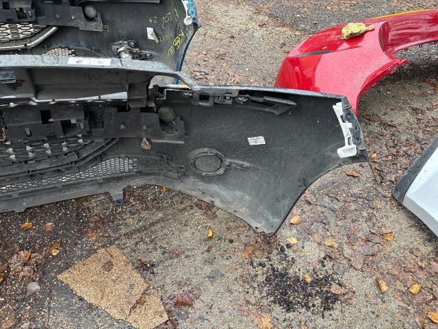 bontott PEUGEOT 208 Első Lökhárító (Részeivel)