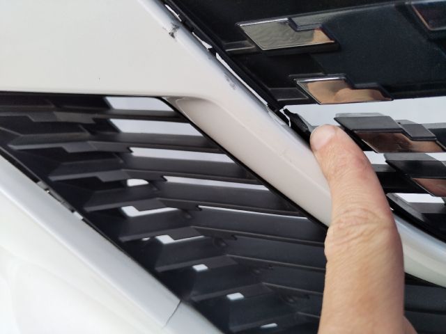 bontott PEUGEOT 208 Első Lökhárító (Üresen)