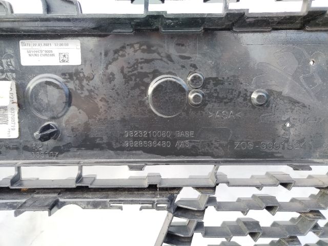 bontott PEUGEOT 208 Első Lökhárító (Üresen)