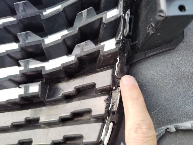 bontott PEUGEOT 208 Első Lökhárító (Üresen)