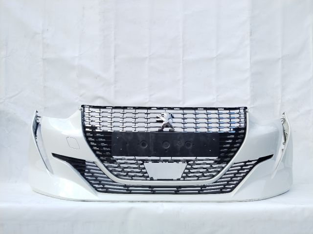 bontott PEUGEOT 208 Első Lökhárító (Üresen)