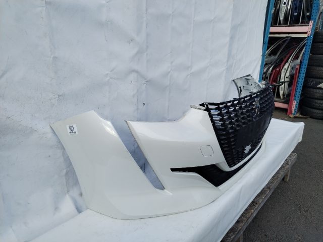 bontott PEUGEOT 208 Első Lökhárító (Üresen)