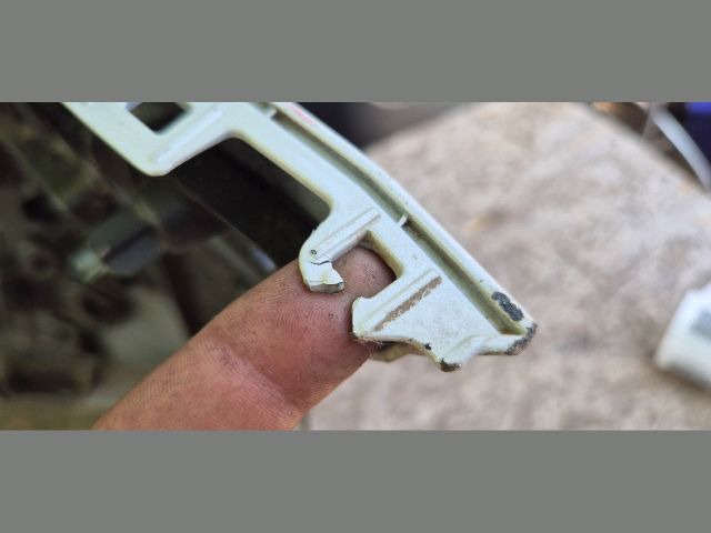 bontott PEUGEOT 208 Első Lökhárító (Üresen)