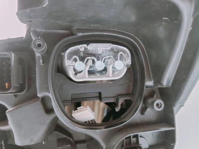 bontott PEUGEOT 208 Fényszóró (Pozíciófüggetlen)