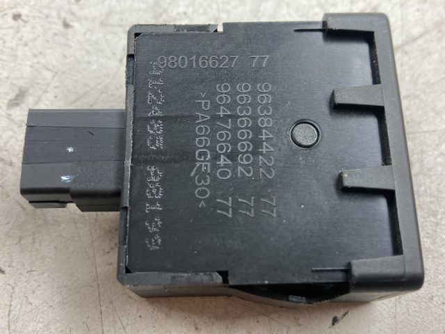 bontott PEUGEOT 208 Fényszórómagasság Állító Kapcsoló