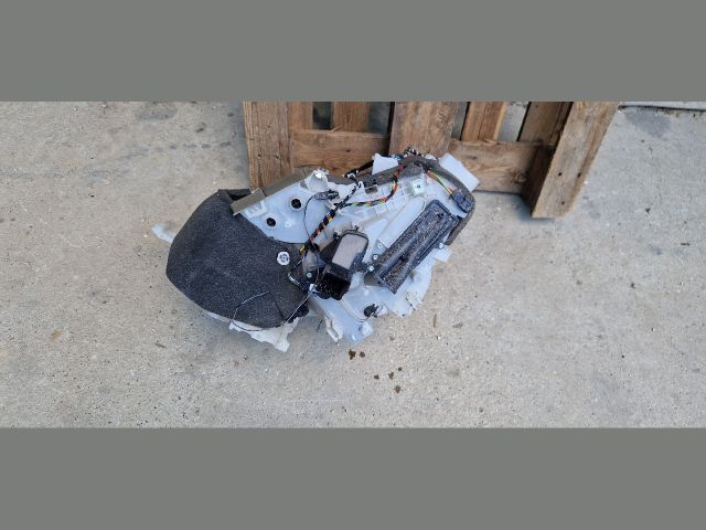 bontott PEUGEOT 208 Fűtés Box