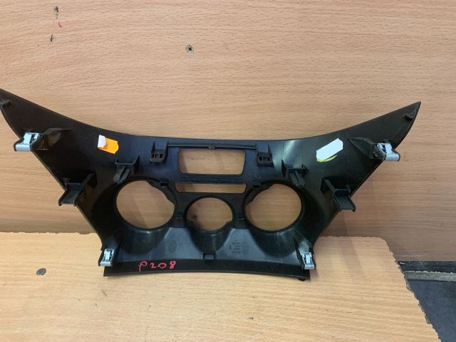 bontott PEUGEOT 208 Fűtéskapcsoló Keret