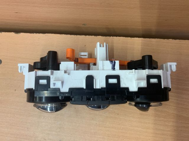 bontott PEUGEOT 208 Fűtéskapcsoló (manuális klímás)