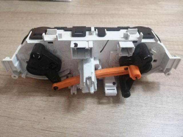 bontott PEUGEOT 208 Fűtéskapcsoló (manuális klímás)