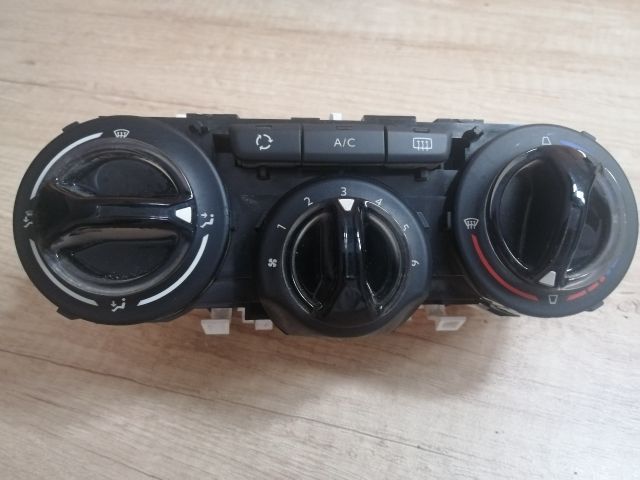 bontott PEUGEOT 208 Fűtéskapcsoló (manuális klímás)