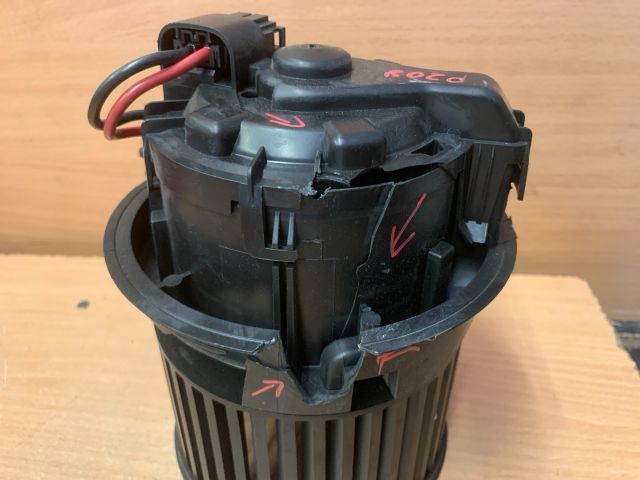 bontott PEUGEOT 208 Fűtőmotor (Klímás)