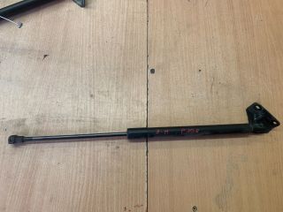 bontott PEUGEOT 208 Gázrugós Kitámasztó Teleszkóp Csomagtérajtó Jobb