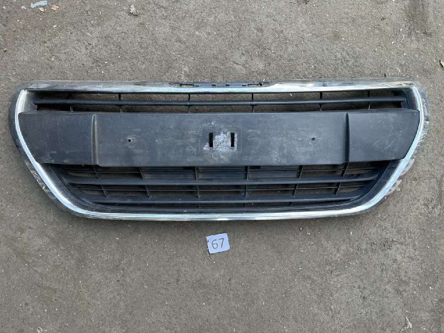 bontott PEUGEOT 208 Hűtőrács
