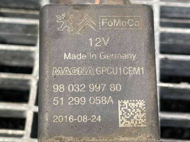 bontott PEUGEOT 208 Izzító Relé