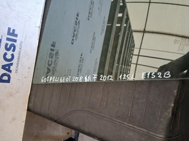 bontott PEUGEOT 208 Jobb első Ablak