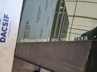 bontott PEUGEOT 208 Jobb első Ablak