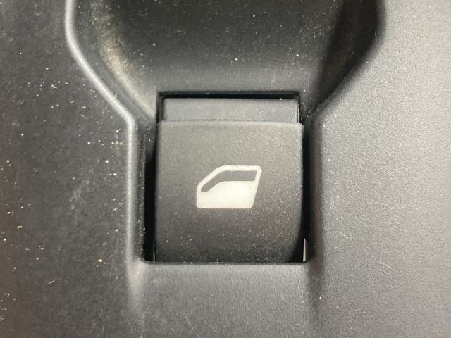 bontott PEUGEOT 208 Jobb első Ablakemelő Kapcsoló