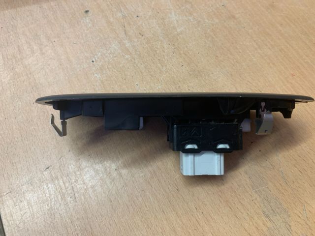 bontott PEUGEOT 208 Jobb első Ablakemelő Kapcsoló