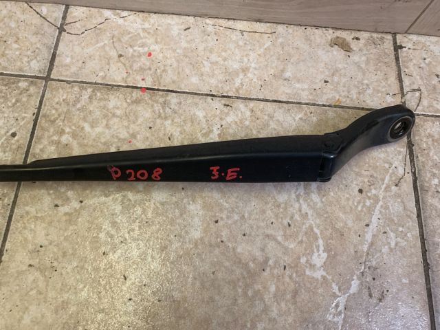 bontott PEUGEOT 208 Jobb első Ablaktörlő Kar