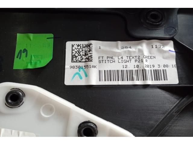 bontott PEUGEOT 208 Jobb első Ajtó Kárpit