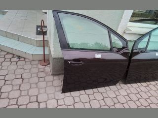 bontott PEUGEOT 208 Jobb első Ajtó (Részeivel)