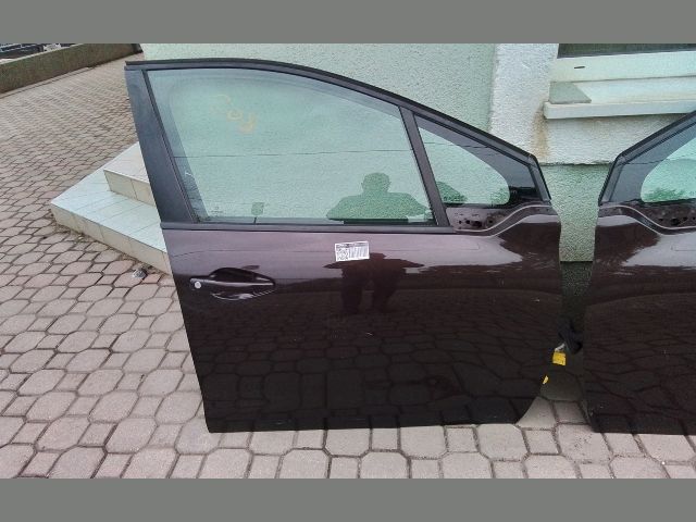 bontott PEUGEOT 208 Jobb első Ajtó (Részeivel)