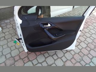bontott PEUGEOT 208 Jobb első Ajtó (Részeivel)