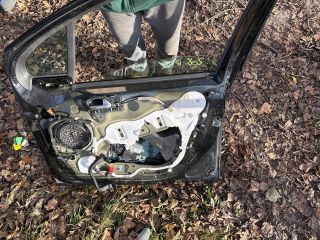 bontott PEUGEOT 208 Jobb első Ajtó (Részeivel)