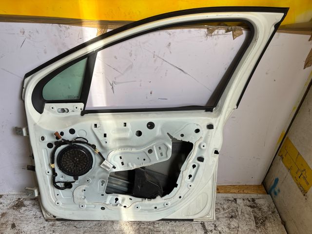 bontott PEUGEOT 208 Jobb első Ajtó (Üres lemez)