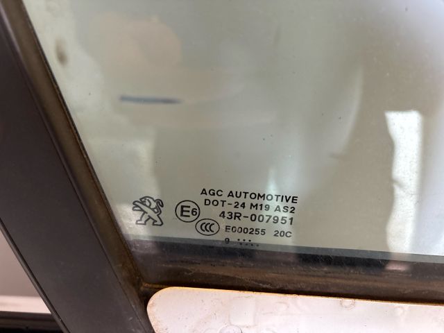 bontott PEUGEOT 208 Jobb első Ajtó (Üres lemez)