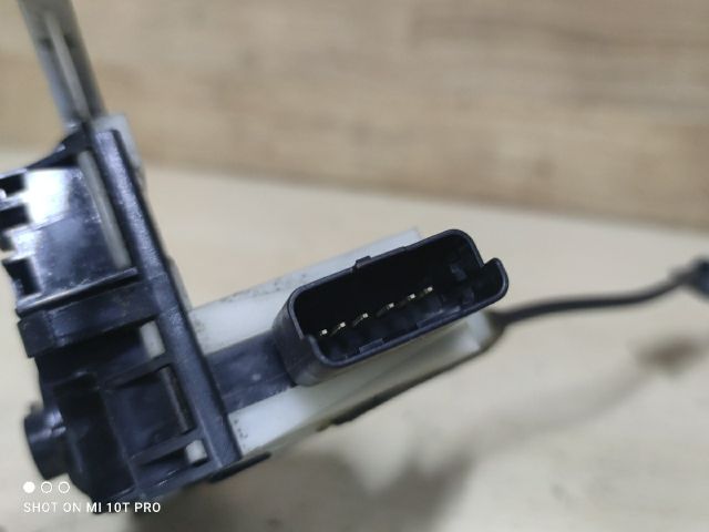 bontott PEUGEOT 208 Jobb első Ajtózár