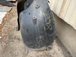 bontott PEUGEOT 208 Jobb első Dobbetét (Kerékjárati, Műanyag)