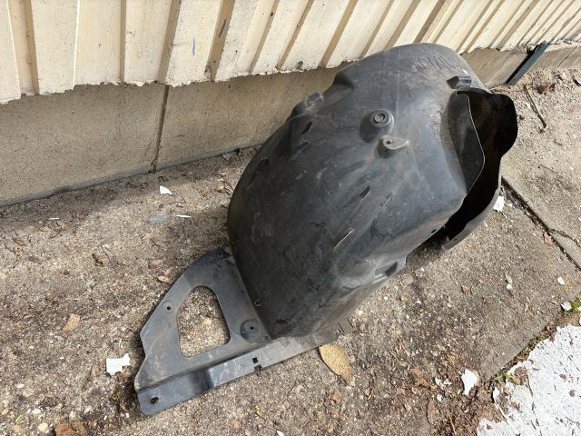 bontott PEUGEOT 208 Jobb első Dobbetét (Kerékjárati, Műanyag)