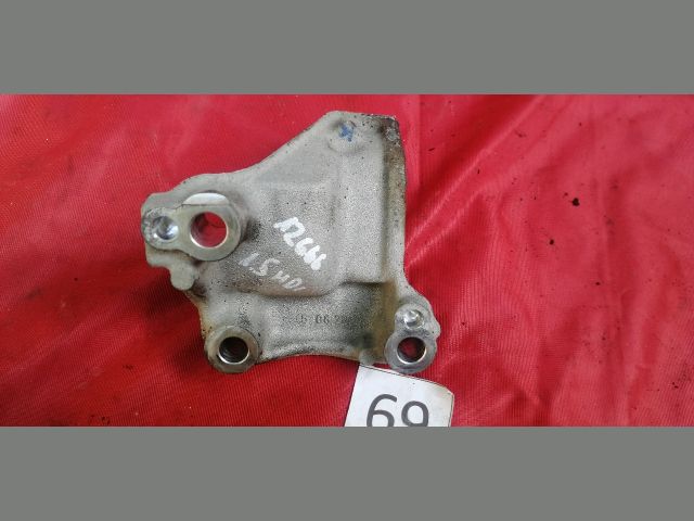 bontott PEUGEOT 208 Jobb első Féltengely Tartó