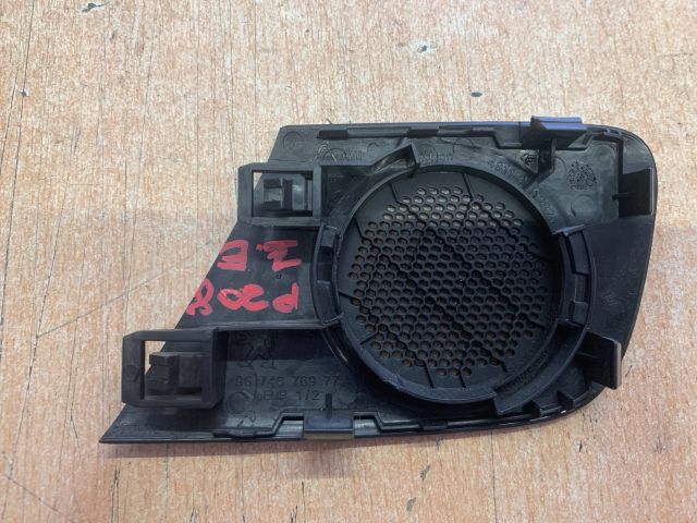 bontott PEUGEOT 208 Jobb első Kis Hangszóró Burkolat