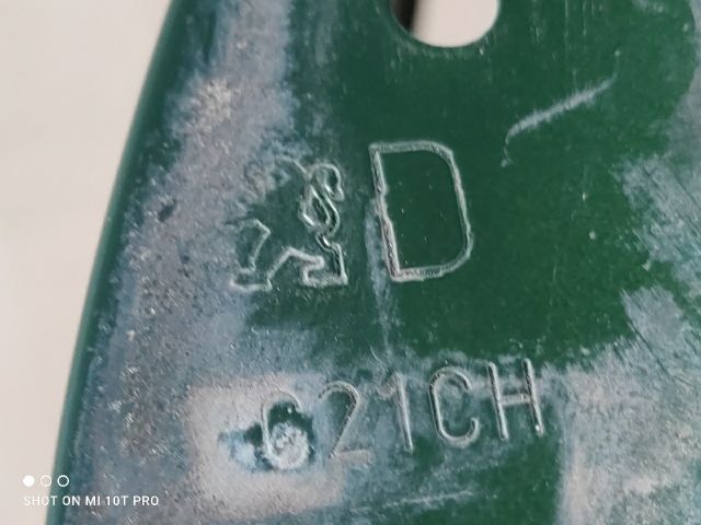 bontott PEUGEOT 208 Jobb első Sárvédő