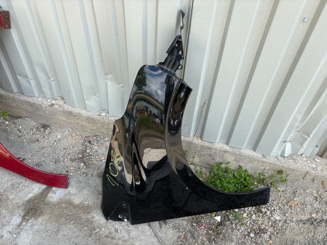 bontott PEUGEOT 208 Jobb első Sárvédő