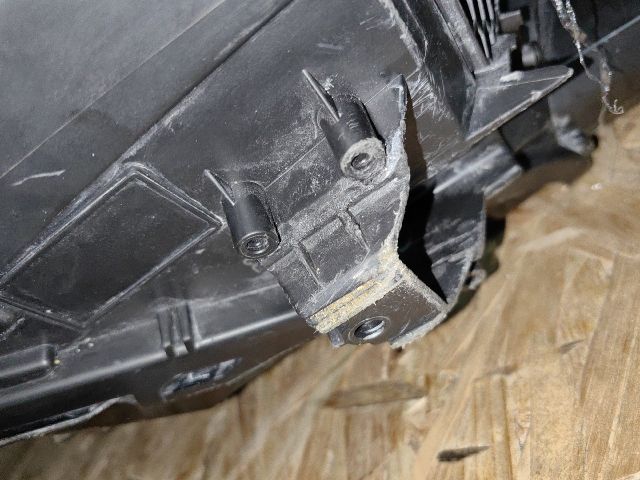 bontott PEUGEOT 208 Jobb Fényszóró