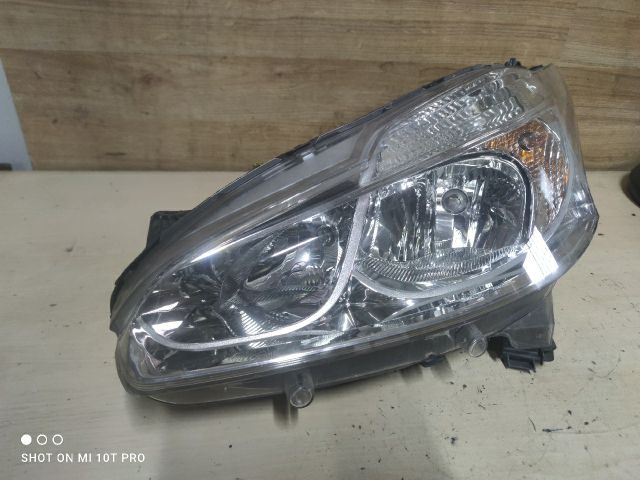 bontott PEUGEOT 208 Jobb Fényszóró