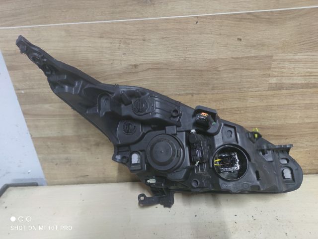 bontott PEUGEOT 208 Jobb Fényszóró