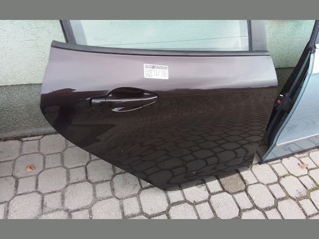 bontott PEUGEOT 208 Jobb hátsó Ajtó (Részeivel)