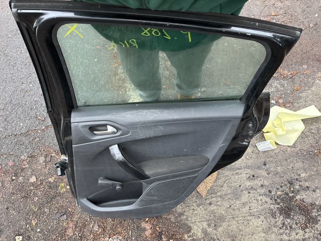 bontott PEUGEOT 208 Jobb hátsó Ajtó (Részeivel)